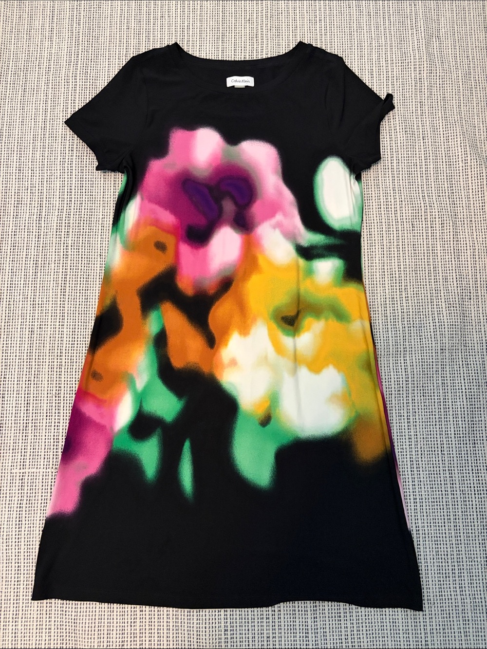 Calvin Klein Black Knit Dress with Vibrant Floral Burst in excellent condition 8